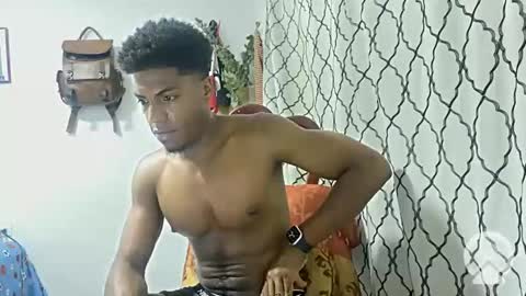 Snapshot of horneyguy2399 chatting on 01.18.25 sugarbaby online show from 01.18.25