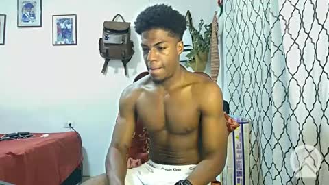 Snapshot of horneyguy2399 chatting on 01.26.25 sugarbaby online show from 01.26.25