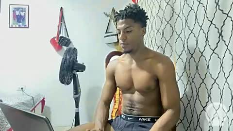 Snapshot of horneyguy2399 chatting on 02.08.25 sugarbaby online show from 02.08.25