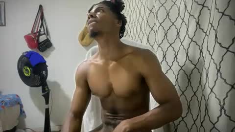 Snapshot of horneyguy2399 chatting on 09.27.25 sugarbaby online show from 09.27.25