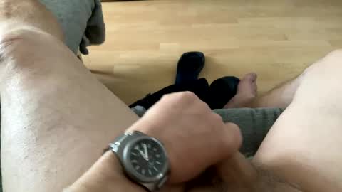 Snapshot of horny_147 chatting on 12.20.24 Cum suck Me off online show from 12.20.24