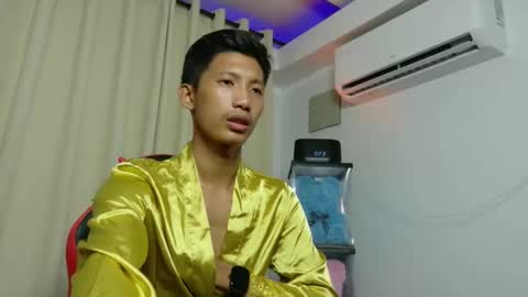 Snapshot of horny_asianmoreno chatting on 11.02.25 ROGER online show from 11.02.25
