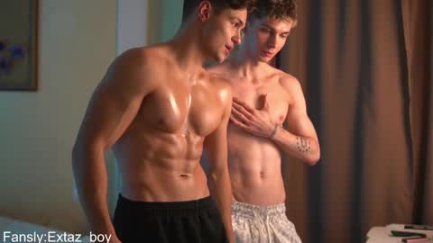 Snapshot of horny_goats chatting on 01.22.25 Extaz Athrey Howard online show from 01.22.25