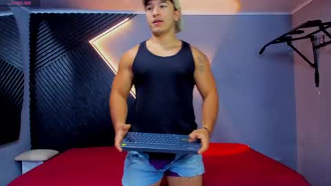 Snapshot of horny_nick18 chatting on 06.17.26 horny_nick18 online show from 06.17.26