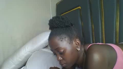 Bella online show from 11.18.25