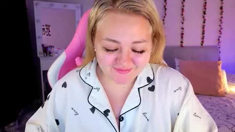 Snapshot of hornycakee chatting on 10.16.25 HornyCakee online show from 10.16.25