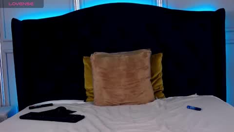 AshlineKatte online show from 02.17.25