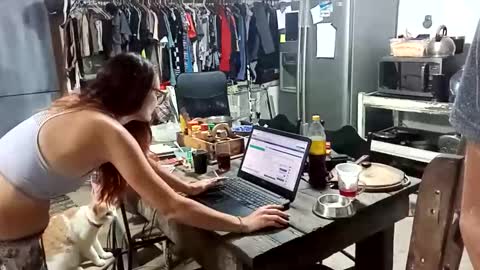 Nix  D online show from 11.08.25