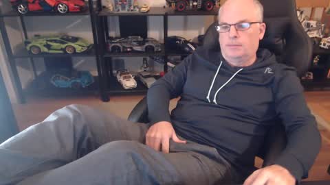 Snapshot of hornynthick70 chatting on 12.20.24 hornynthick70 online show from 12.20.24