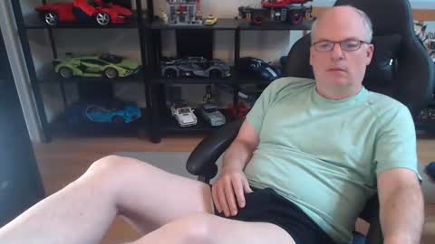 Snapshot of hornynthick70 chatting on 01.04.25 hornynthick70 online show from 01.04.25