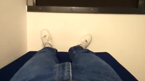 Snapshot of hornypeter1987 chatting on 12.21.25 Hornypeter online show from 12.21.25