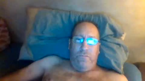Snapshot of hornyrich6969 chatting on 12.15.25 hornyrich6969 online show from 12.15.25