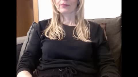 Snapshot of hornyssima chatting on 04.19.26 Hornyssima online show from 04.19.26