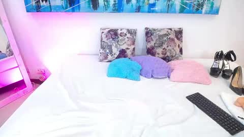 LILY online show from 04.16.26