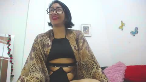 Snapshot of hornywife_ chatting on 05.04.26 Agatha online show from 05.04.26