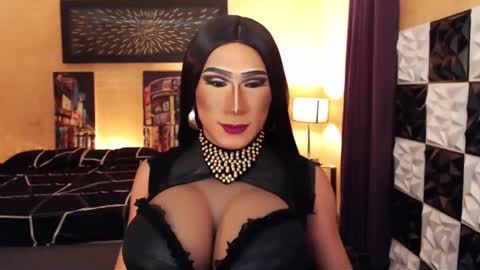 Snapshot of horsecockjessica chatting on 10.10.25 horsecockjessica online show from 10.10.25