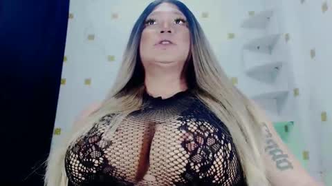 YOUR MAJESTY LUCY PEARL online show from 01.28.25