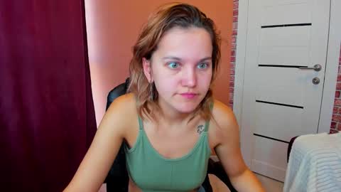 Snapshot of hot___jess chatting on 09.20.25 Jessica online show from 09.20.25