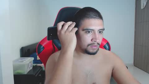 Snapshot of hot__husbands chatting on 09.21.25 hot__husbands online show from 09.21.25