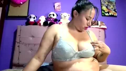 Snapshot of hot_angie12 chatting on 10.06.25 hot angie12 online show from 10.06.25