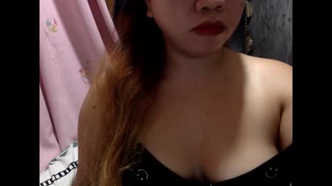hot_april214 online show from 12.19.25