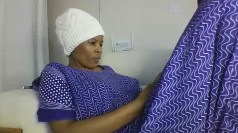 Snapshot of hot_berry1 chatting on 11.17.25 hot berry1 online show from 11.17.25