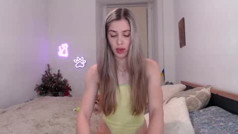 Snapshot of hot_berry69 chatting on 12.28.24 Dashka online show from 12.28.24