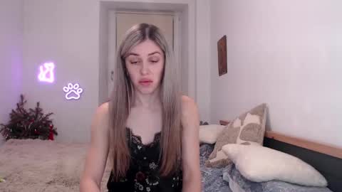 Snapshot of hot_berry69 chatting on 01.06.25 Dashka online show from 01.06.25