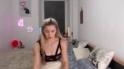 Snapshot of hot_berry69 chatting on 10.22.25 Dashka online show from 10.22.25