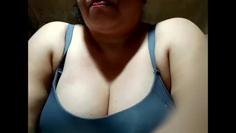 Snapshot of hot_boobs21 chatting on 02.12.25 hot_boobs21 online show from 02.12.25