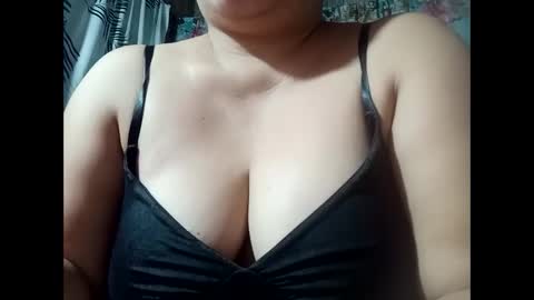 Snapshot of hot_boobs21 chatting on 10.24.25 hot_boobs21 online show from 10.24.25