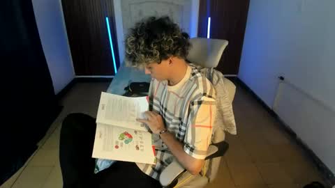 Snapshot of hot_bunny713 chatting on 11.27.25 hot bunny online show from 11.27.25