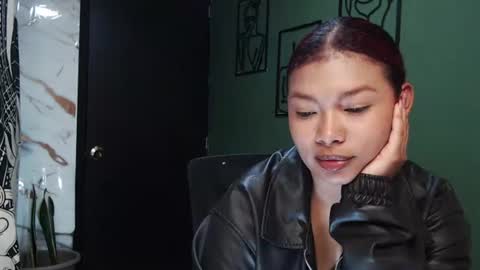 hot chocolate 4u online show from 07.30.26