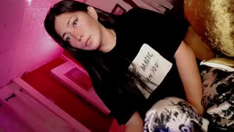 its me CLAUDIA online show from 06.30.26