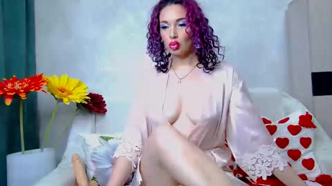Snapshot of hot_darina chatting on 05.29.26 Darina online show from 05.29.26