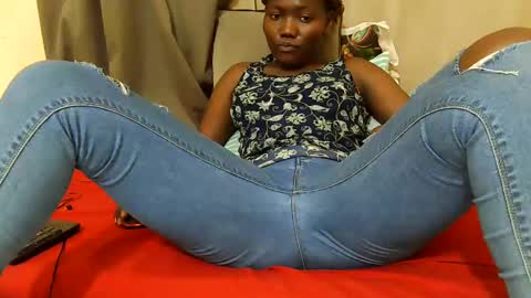 Snapshot of hot_darling95 chatting on 03.11.25 Milly online show from 03.11.25