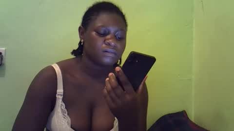 Snapshot of hot_girlly chatting on 11.10.25 hot_girlly online show from 11.10.25