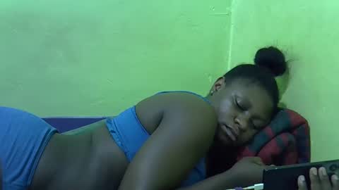 Snapshot of hot_girlly chatting on 11.30.25 hot_girlly online show from 11.30.25