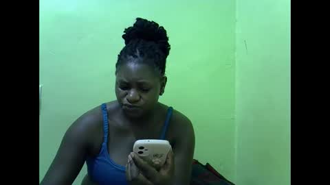 Snapshot of hot_girlly chatting on 12.17.25 hot_girlly online show from 12.17.25