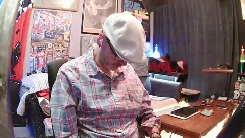 hot_krispy_kreme online show from 05.03.26