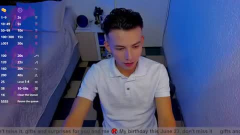 Snapshot of hot_latin_temptation chatting on 06.22.26 Alejandro online show from 06.22.26