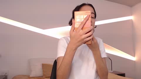 Snapshot of hot_little_bunny chatting on 12.05.24 Alana online show from 12.05.24