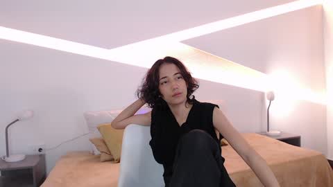 Snapshot of hot_little_bunny chatting on 12.10.24 Alana online show from 12.10.24