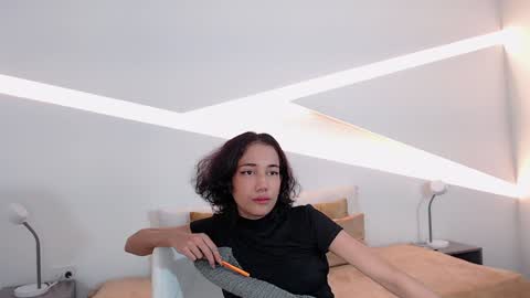 Snapshot of hot_little_bunny chatting on 12.11.24 Alana online show from 12.11.24