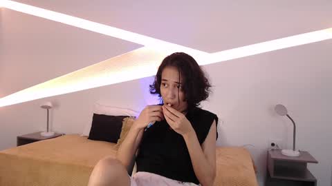 Snapshot of hot_little_bunny chatting on 12.21.24 Alana online show from 12.21.24