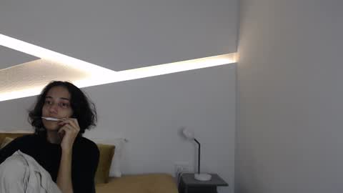 Snapshot of hot_little_bunny chatting on 01.04.25 Alana online show from 01.04.25