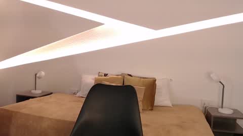 Snapshot of hot_little_bunny chatting on 01.06.25 Alana online show from 01.06.25