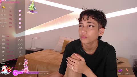 Snapshot of hot_little_bunny chatting on 01.22.25 Alana online show from 01.22.25