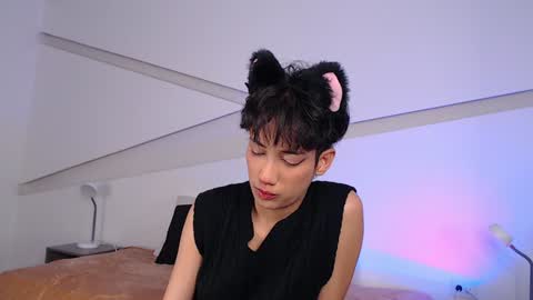 Snapshot of hot_little_bunny chatting on 02.08.25 Alana online show from 02.08.25