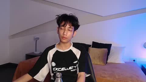 Snapshot of hot_little_bunny chatting on 02.18.25 Alana online show from 02.18.25